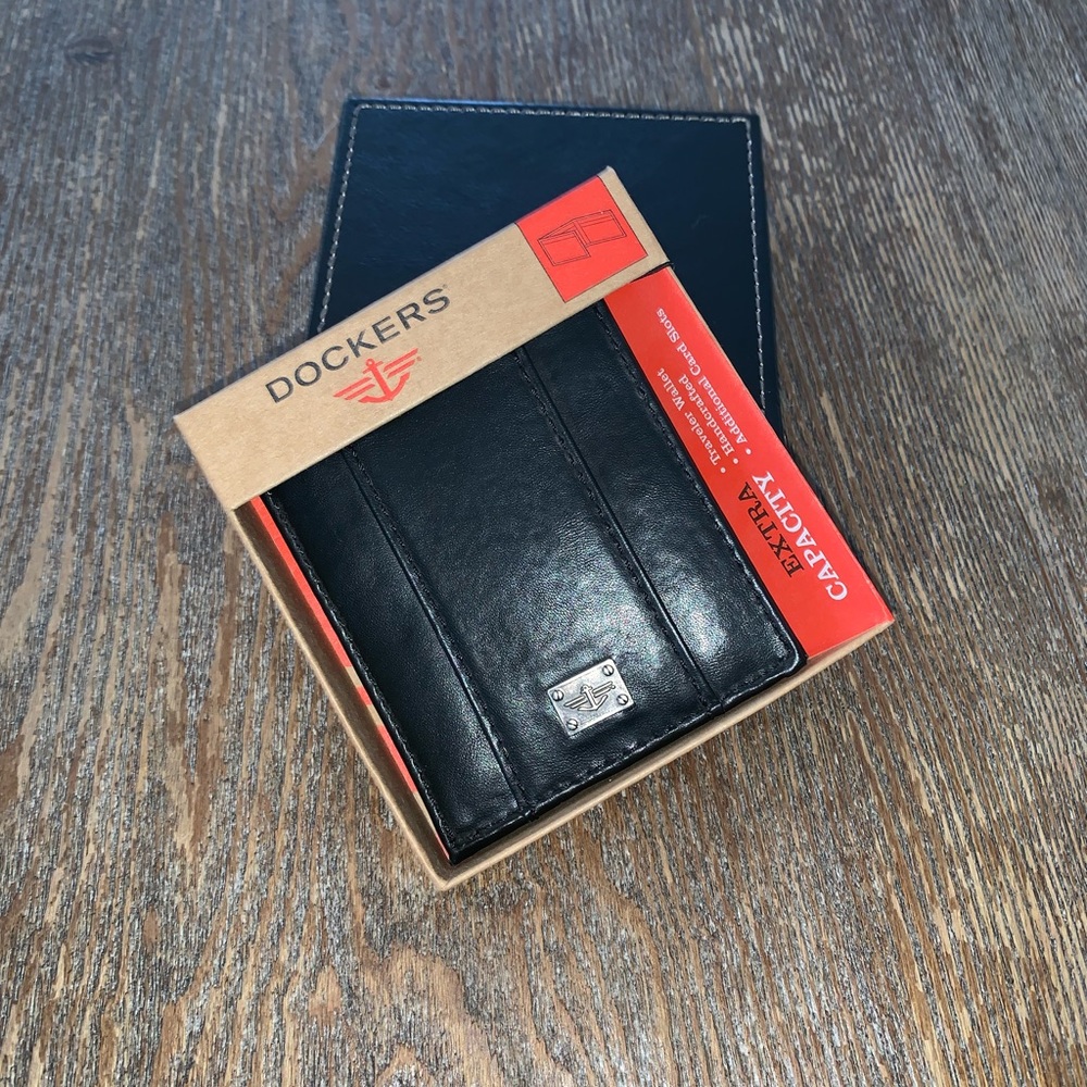 Wallet - Picture 2 of 5